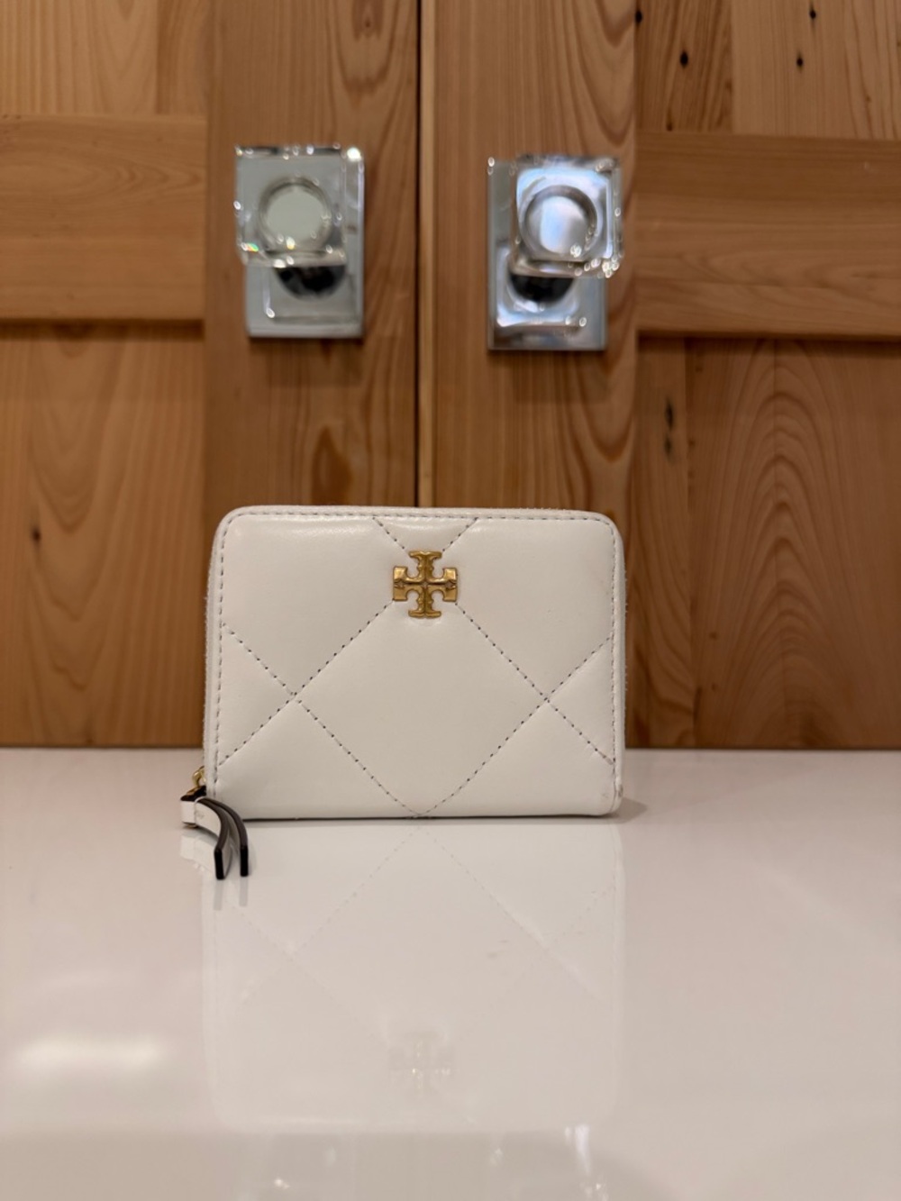 Tory Burch White Quilted Leather Zip Around Wallet Gold Logo